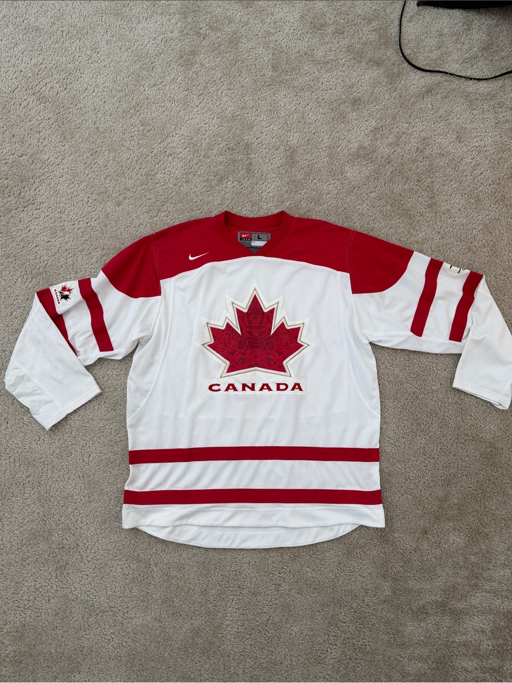 Vintage Nike White and Red Canada Hockey Jersey 2010 Vancouver